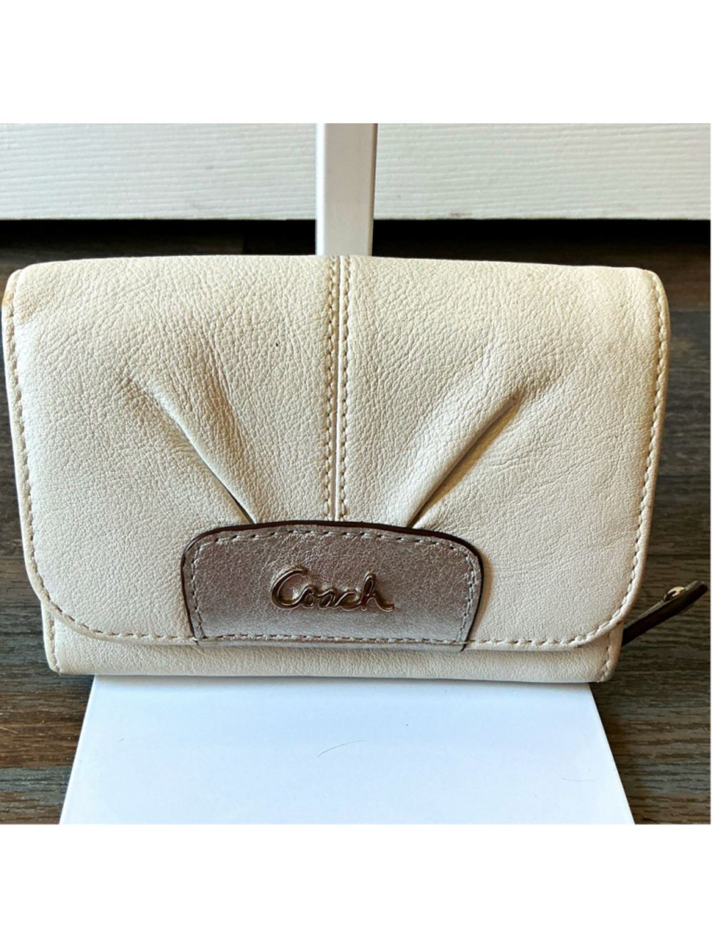 Coach Women’s White/Silver Solid Bifold Wallet w/ Zip Coin Pocket Logo